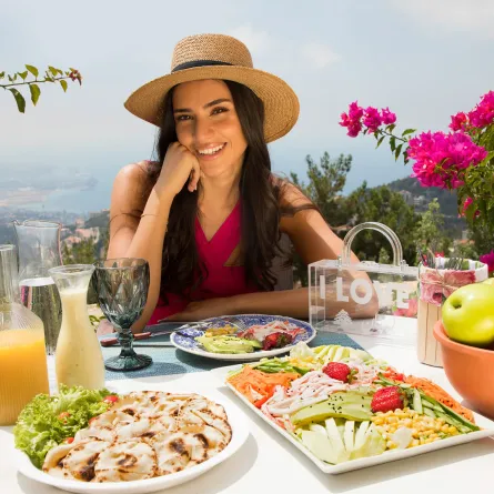 غداء في الطبيعة Outdoor Lunch