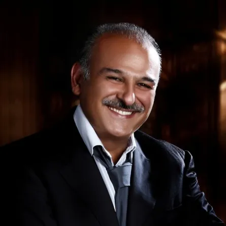 جمال سليمان - الصورة من صفحته الرسمية على الفيس بوك