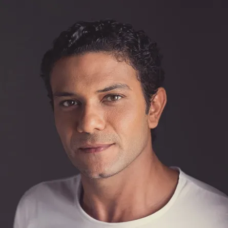 آسر ياسين - الصورة من صفحته الرسمية على الفيس بوك