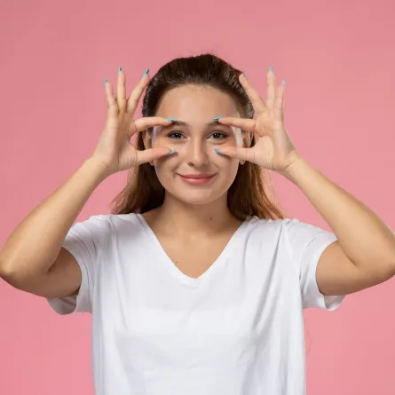 7 عادات خاطئة تتسبب في ضعف النظر وتدهور صحة العين..تجنبيها لرؤية أفضل (المصدر: Freepik)