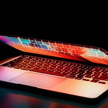 الانترنت وكيف يتصرف أفراد الأسرة حياله