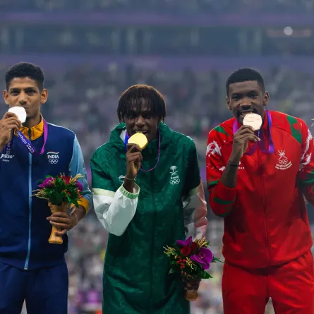 البطل السعودي عيسى غزواني يفوز بذهبية منافسات ألعاب القوى في دورة الألعاب الآسيوية