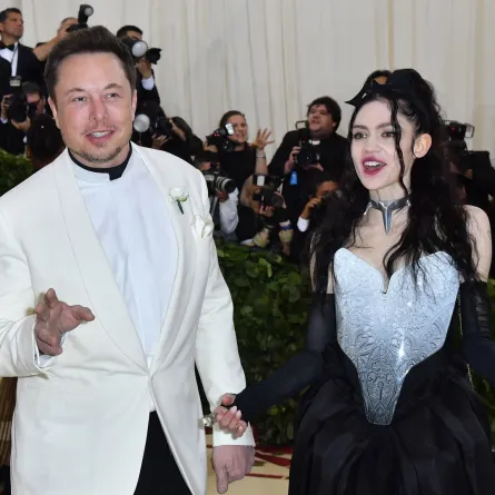 إيلون ماسك وغريمز (Elon Musk and Grimes). مصدر الصورة:  ANGELA WEISS / AFP