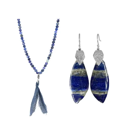 حجر التواصل والصفاء.. مجوهرات مرصوفة بحجر الصوداليت لخريف 2023