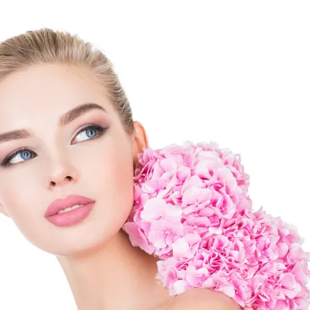 بشرة نضرة في دقائق- الصورة من Freepik 