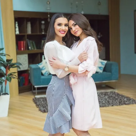 كارمن سليمان وشقيقتها فرح - الصورة من صفحة كارمن على الفيس بوك