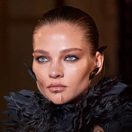   من عرض زهير مراد   Zuhair murad- الصورة من  ©LaunchmetricsSpotlight