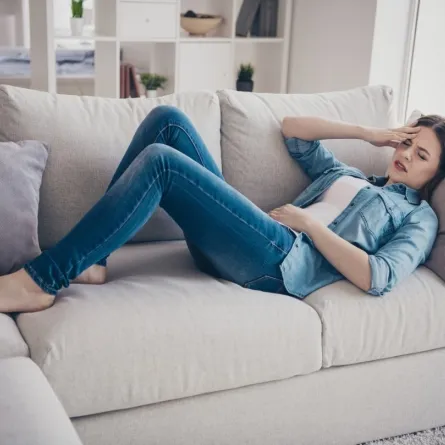 صورة لامرأة تشعر بالتعب