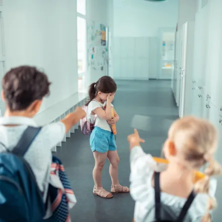 صورة للتنمر في المدرسة