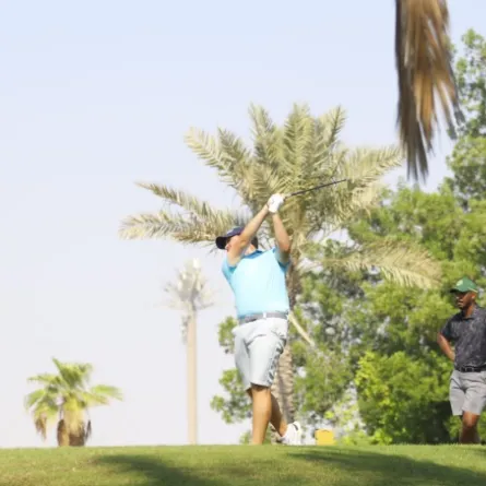 منافسات قوية في الجولة الثانية لبطولة البحرين المفتوحة للجولف. الصورة من وكالة الأنباء البحرينية