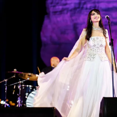 فايا يونان - الصورة من صفحتها الرسمية على الفيس بوك