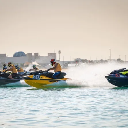 ماراثون الإمارات للدراجات المائية. الصورة من wam
