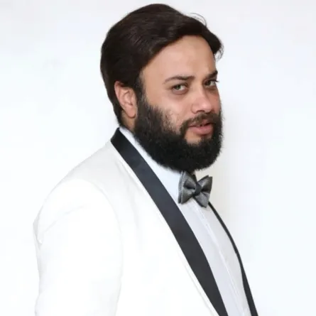 حاتم صلاح - الصورة من صفحته الرسمية على الفيس بوك