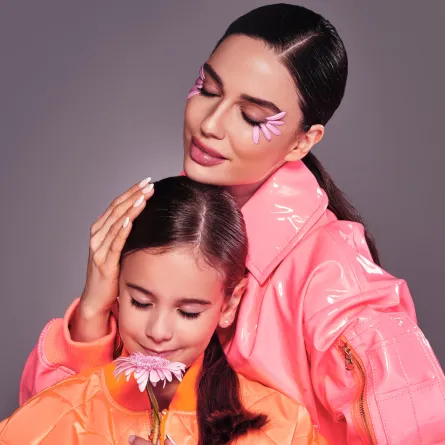 كنز الأم .. ابنتها Into Her Steps