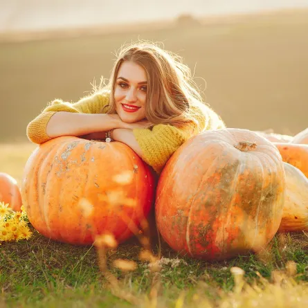 مكياج بألوان اليقطين - الصورة من Freepik 