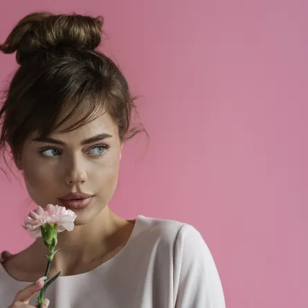 إكليل  الجبل للعناية بالشعر - الصورة من Freepik 