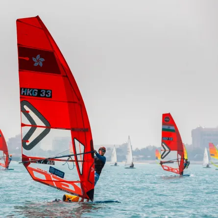 نادي أبوظبي للرياضات البحرية ينظم البطولة الآسيوية للشراع الحديث الأوبتيمست 2023. الصورة من wam