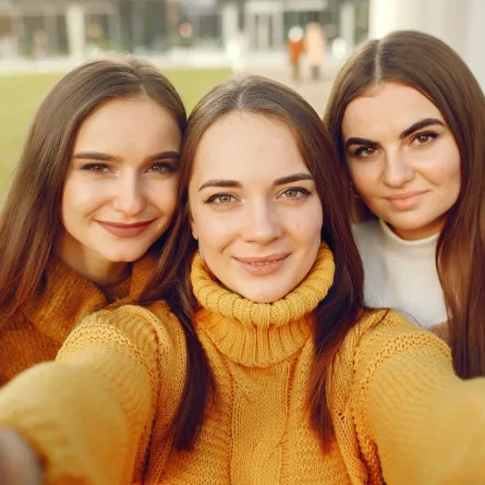  الصداقات تؤثر على صحتك وسعادتك اليومية 