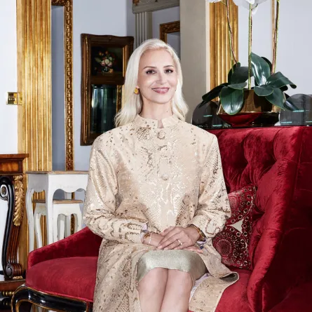 د. زينث داوود مصممة المجوهرات والحاصلة على الدكتوراه في علم الباراسيكولوجي .. أؤمن بوجود طاقة كونية للأحجار الكريمة