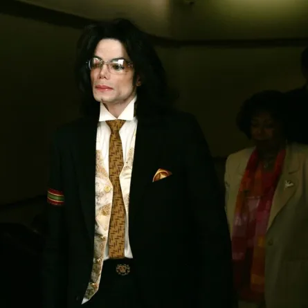 مايكل جاكسون (Michael Jackson).. مصدر الصورة: POOL / Getty Images North America / Getty Images via AFP