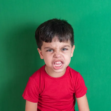 صورة طفل عنيد