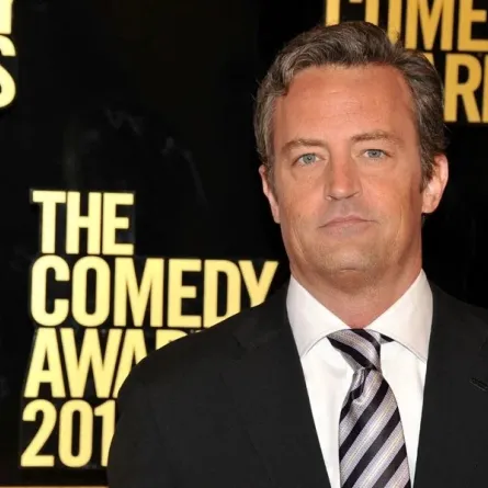 ماثيو بيري Matthew Perry مصدر الصورة THEO WARGO / GETTY IMAGES NORTH AMERICA / Getty Images via AFP