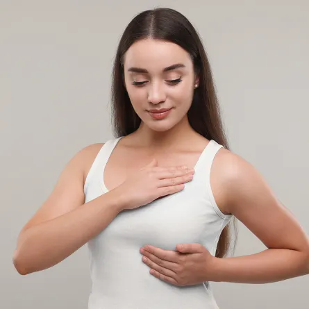 ترميم الثدي يعيد الثقة إلى الناجيات من سرطان الثدي.. جرَّاح تجميل يتحدث - الصورة من Shutterstock