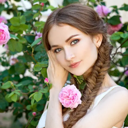 تسريحات شعر للعروس - الصورة من Shutterstock 