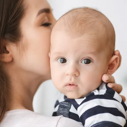 تجارب الأمهات في زيادة وزن الرضيع - الصورة من Shutterstock