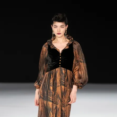 فستان من ماركة Jun Ashida - الصورة من Launchmetrics/Spotlight ©