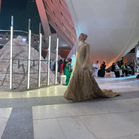 من تصاميم تيما عابد في أسبوع الموضة في الرياض