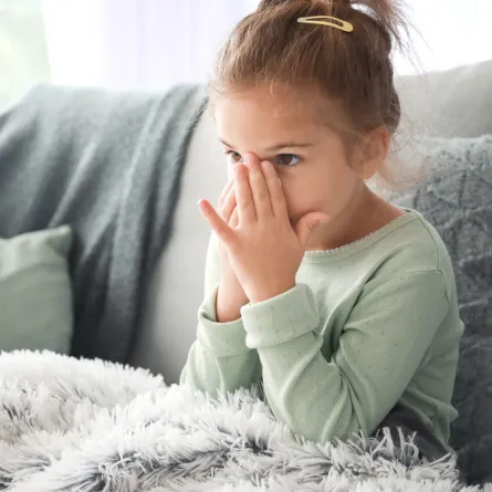 صورة طفلة مصابة بنزلة برد 