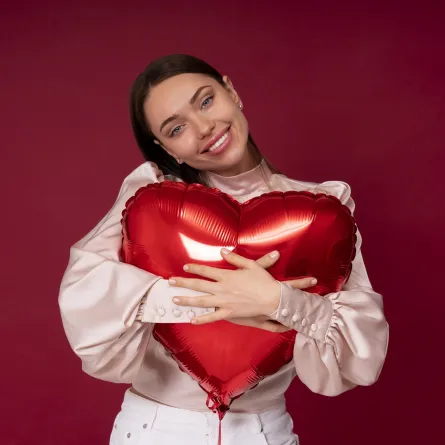 كيف تعبر المرأة عن حبها للرجل بشكل غير صريح؟ 