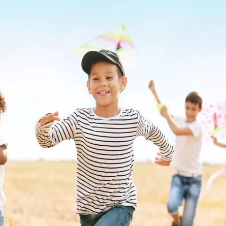 صورة لأطفال يلعبون