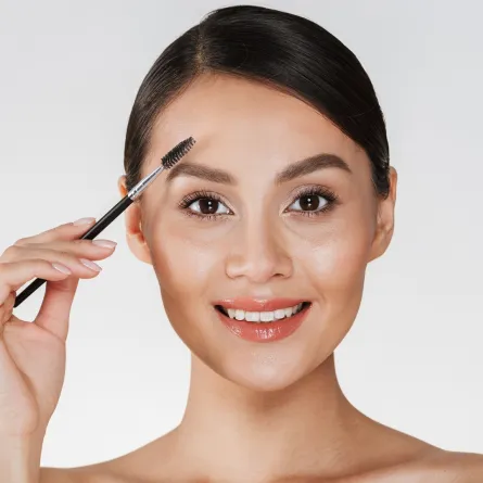 جل الحواجب-  الصورة من Freepik 