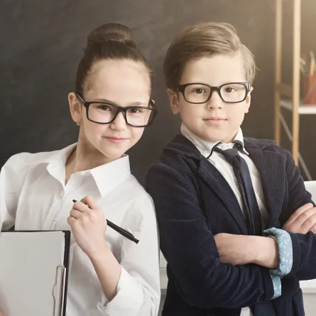 صورة لطفل وطفلة