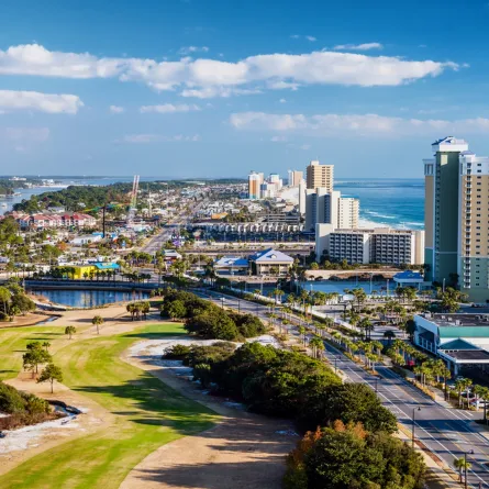 إطلالة على مدينة بنما المتمركزة في أميركا الوسطى