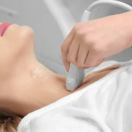 صورة لحامل وكشف للغدة