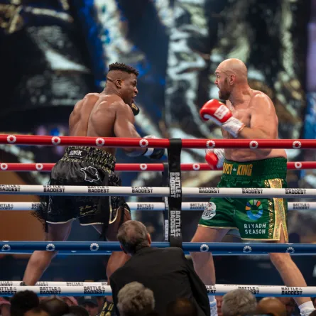 جزء من النزال الكبير في موسم الرياض 