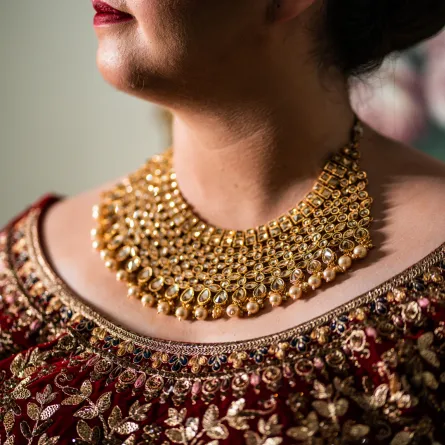 تفسير حلم السلسلة الذهب في الرقبة