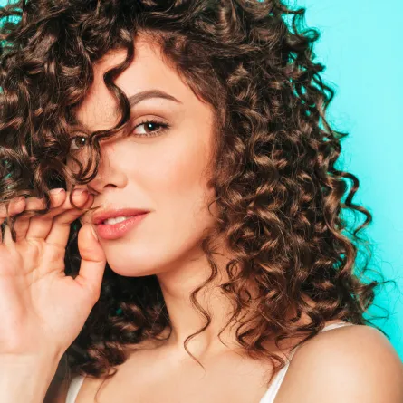 أحدث قصات الشعر الكيرلي