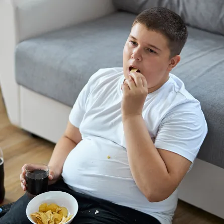 سمنة المراهقين وعلاجها لتجنّب الوقوع في مشاكل خطيرة مع اختصاصية تغذية (المصدر: Shutterstock)