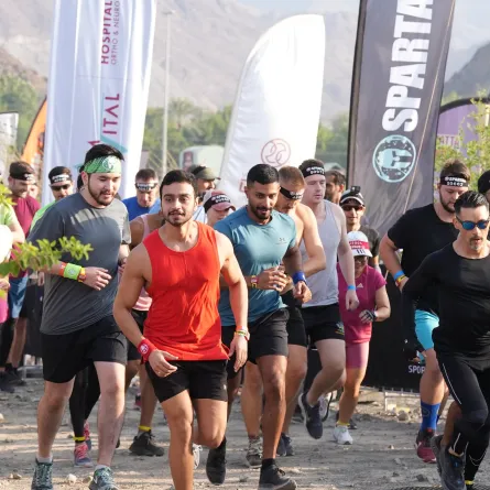 أكثر من 3500 مشارك في سباق "سبارتن حتا". الصورة من مكتب دبي الإعلامي