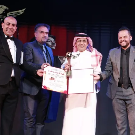 عبدالإله السناني من مراسم التكريم - الصورة من المركز الإعلامي للمهرجان