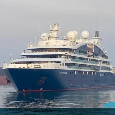 ميناء الملك عبدالعزيز يستقبل سفينة الكروز السياحية الفرنسية في زيارتها الأولى للمملكة