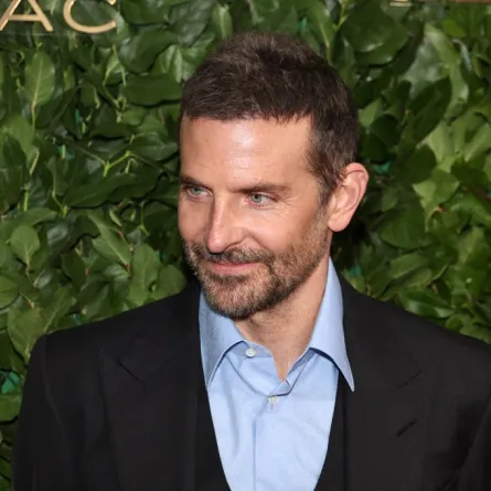 برادلي كوبر Bradley Cooper  (مصدر الصورة:  Jamie McCarthy / GETTY IMAGES NORTH AMERICA / Getty Images via AFP)