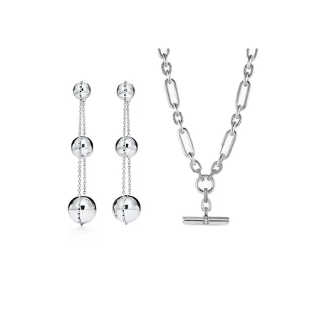 مجوهرات فضية تناسب إطلالات الخريف المسائية 2024