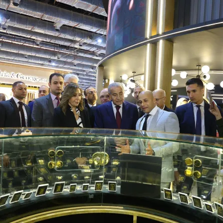 تدشين أول ماكينة Atm لسحب سبائك الذهب بمصر - الصورة من حساب معرض نبيو3 على الفيسبوك