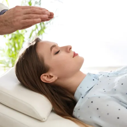 الفرق بين التنويم المغناطيسي والتنويم الإيحائي.. بالتفصيل ـ الصورة من Shutterstock