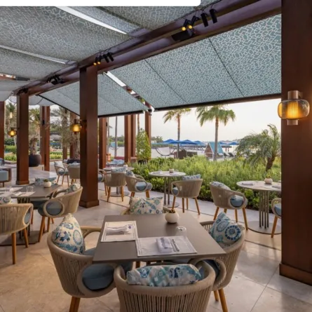 منتجع فورسيزونز دبي شاطئ جميرا يدعو زواره للاستمتاع بأشهى مأكولات مطعم سي فو 